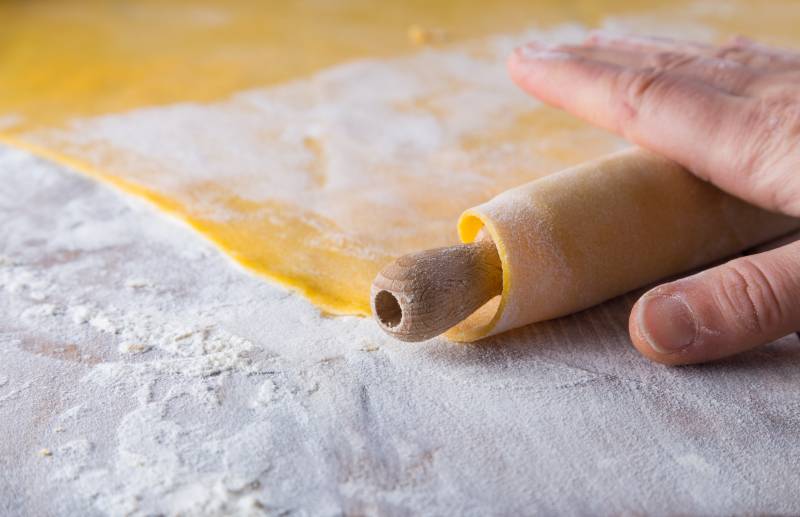 Fare la pasta fatta in casa con il mattarello